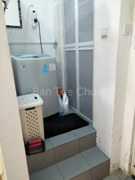 Master Room Terraced House (Landed) for Rent in  Lorong 36 Geylang - Image 4