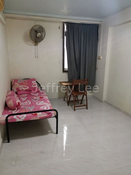 Common Room (HDB) for Rent in  405 Tampines Street 41 - Image 1