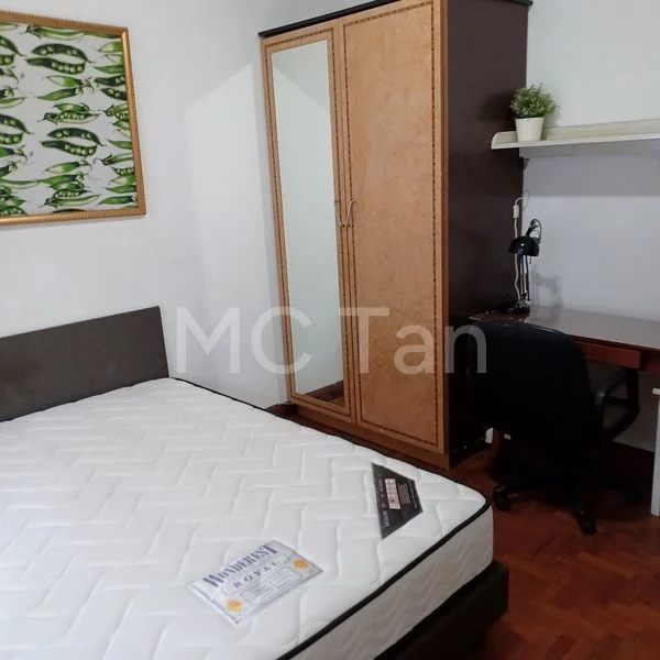 Common Room (Condo) for Rent in  Uni Building - Image 1