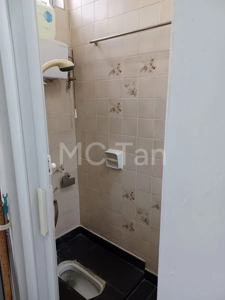 Common Room (Condo) for Rent in  Uni Building - Image 5