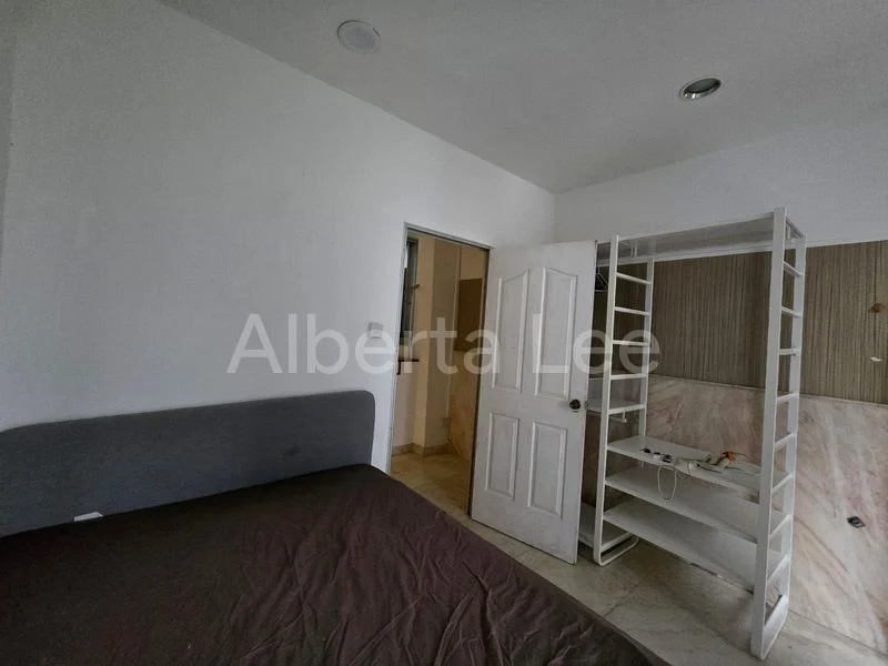 Common Room (Condo) for Rent in  Elizabeth Tower - Image 3
