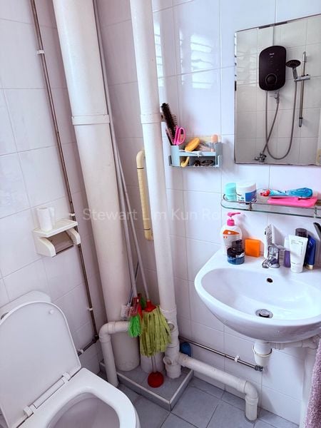 Common Room (HDB) for Rent in  336 Woodlands Avenue 1 - Image 6