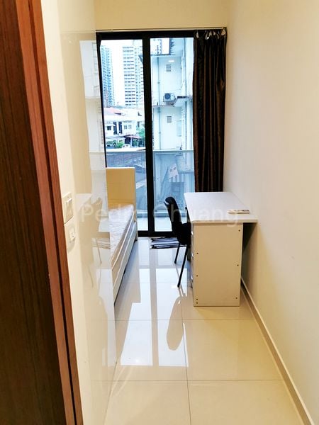 Master Room (Condo) for Rent in  8 Farrer Suites - Image 4