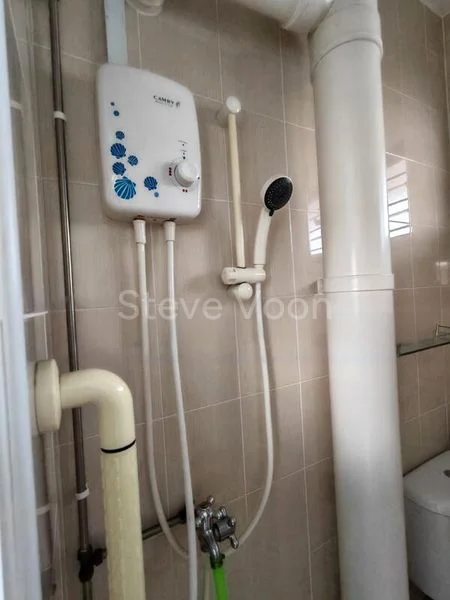 Common Room (HDB) for Rent in  443 Ang Mo Kio Avenue 10 - Image 6