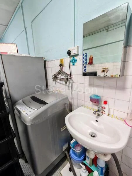 Common Room (HDB) for Rent in  443 Ang Mo Kio Avenue 10 - Image 1