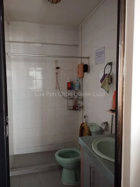 Common Room (HDB) for Rent in  576 Hougang Avenue 4 - Image 6