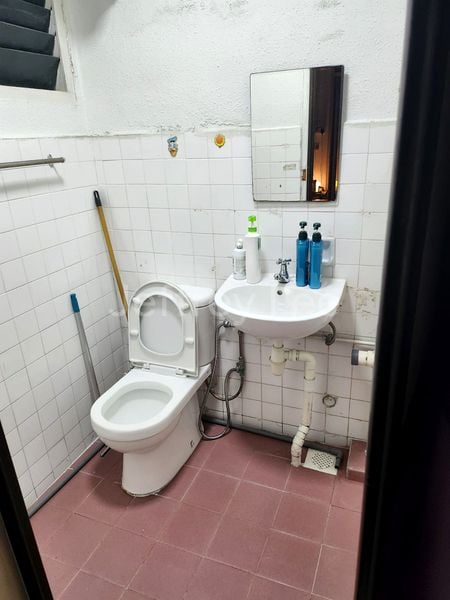Common Room (HDB) for Rent in  182 Ang Mo Kio Avenue 5 - Image 5