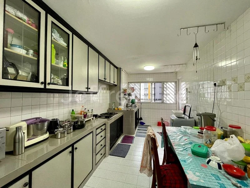 Common Room (HDB) for Rent in  182 Ang Mo Kio Avenue 5 - Image 4