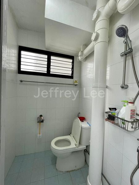 Common Room (HDB) for Rent in  182 Ang Mo Kio Avenue 5 - Image 7