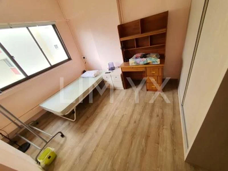 Common Room (HDB) for Rent in  432 Jurong West Street 42 - Image 1
