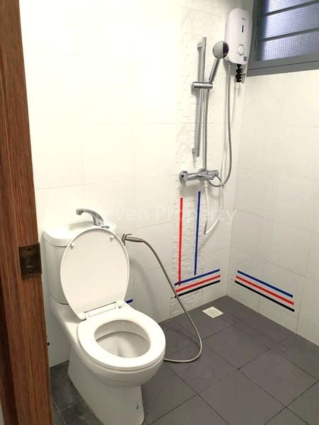 Common Room (HDB) for Rent in  377B Hougang Street 32 - Image 9