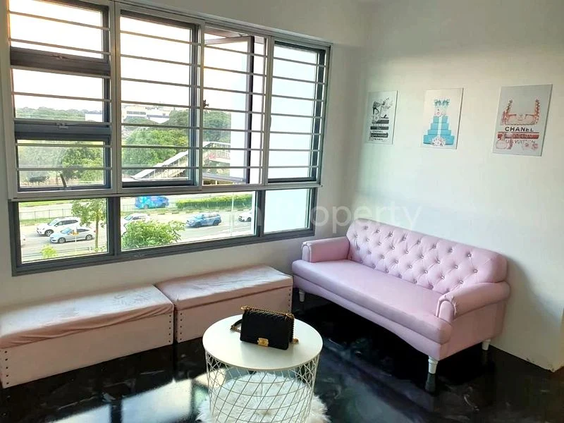 Common Room (HDB) for Rent in  377B Hougang Street 32 - Image 4