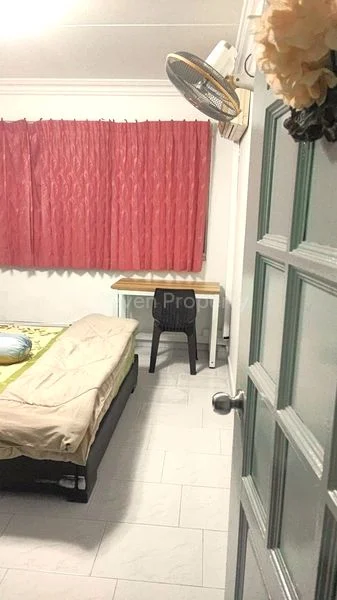 Common Room (HDB) for Rent in  112 Pasir Ris Street 11 - Image 2