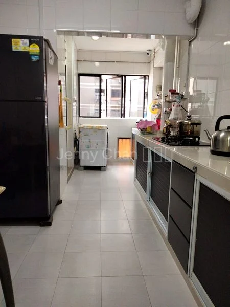 Common Room (4A) HDB for Rent in  109 Whampoa Road - Image 3