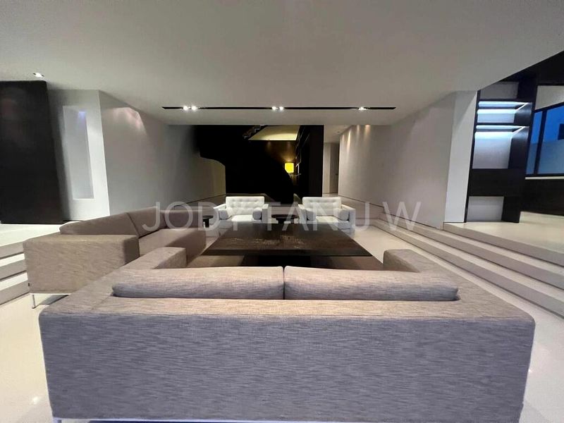 6 Bed Condo for Sale in  Beverly Hill - Image 10