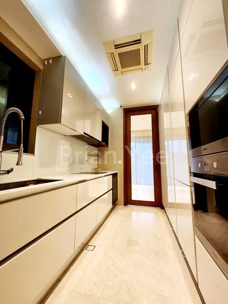 3 Bed Condo for Sale in  One Balmoral - Image 11