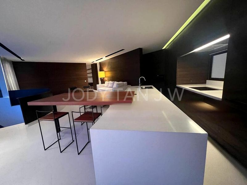 6 Bed Condo for Sale in  Beverly Hill - Image 6