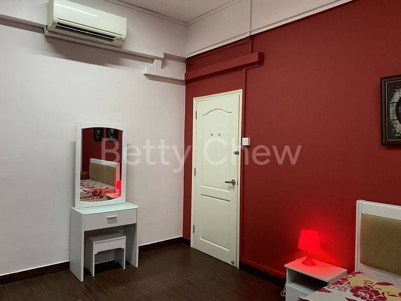 Studio Walk-up Apartment (Condo) for Rent in  24 Verdun Road - Image 2