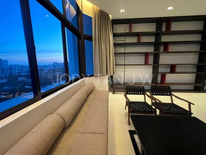 6 Bed Condo for Sale in  Beverly Hill - Image 1