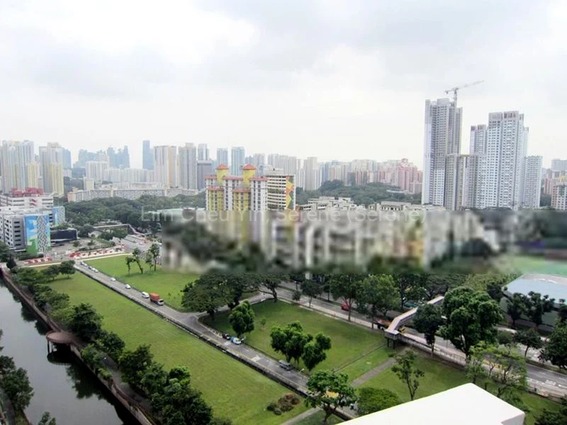 4 Bed Condo for Rent in  The Crest - Image 5