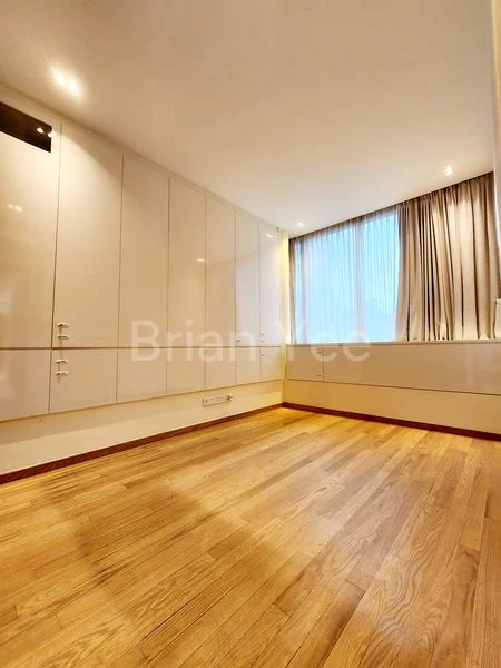 3 Bed Condo for Sale in  One Balmoral - Image 3