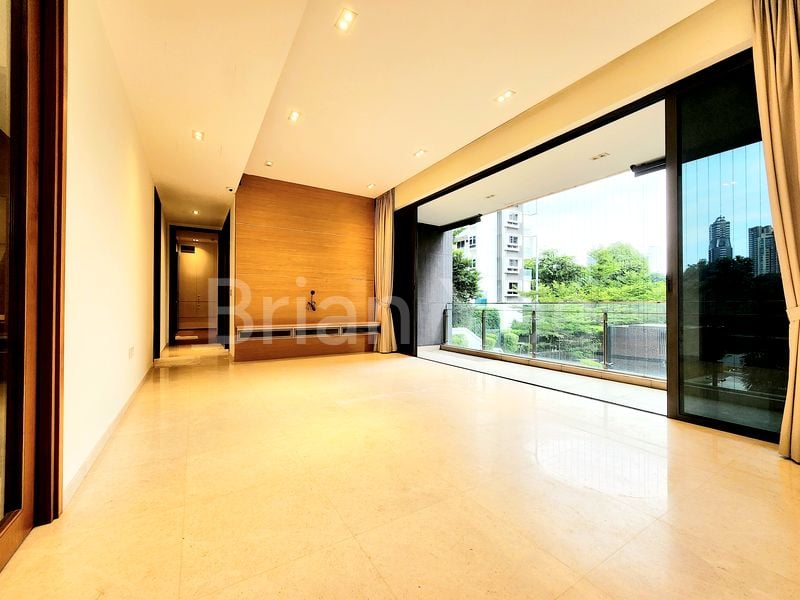 3 Bed Condo for Sale in  One Balmoral - Image 2