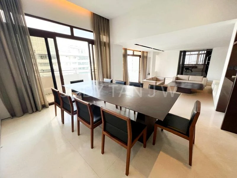 6 Bed Condo for Sale in  Beverly Hill - Image 3