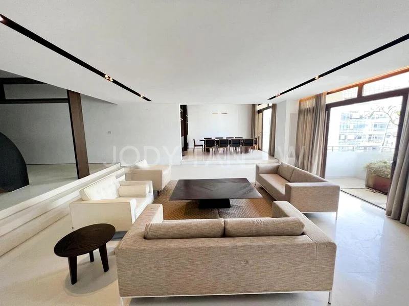6 Bed Condo for Sale in  Beverly Hill - Image 19