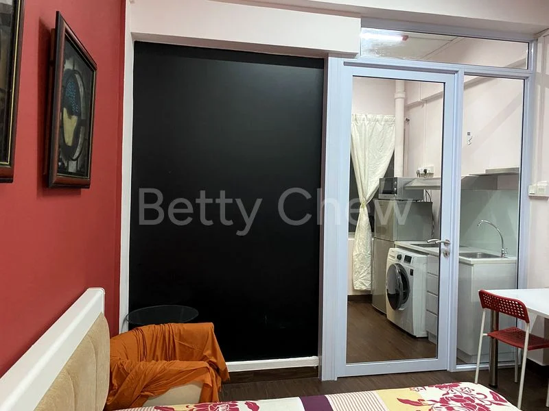 Studio Walk-up Apartment (Condo) for Rent in  24 Verdun Road - Image 3