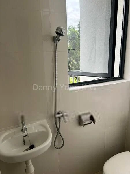 4 Bed Condo for Rent in  Riverfront Residences - Image 11