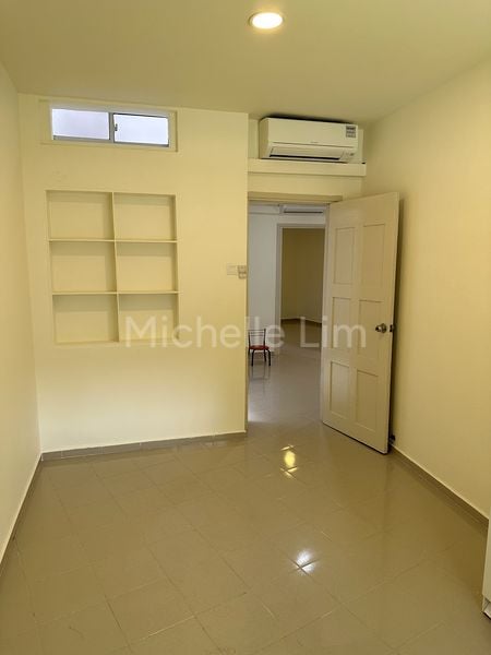 3 Bed Walk-up Apartment (Condo) for Rent in  Moh Guan Terrace - Image 3