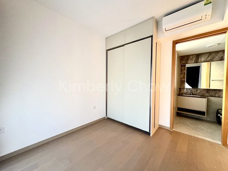 3 Bed Apartment (Condo) for Rent in  Penrose - Image 6