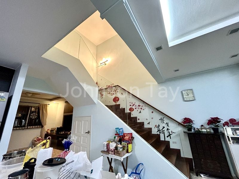 Maisonette HDB for Sale in  429 Hougang Avenue 6 - Image 1