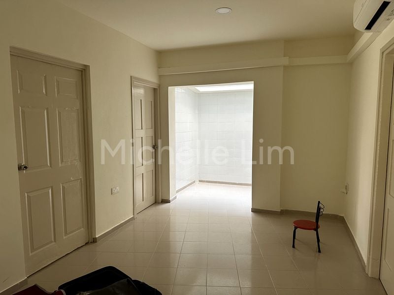 3 Bed Walk-up Apartment (Condo) for Rent in  Moh Guan Terrace - Image 5