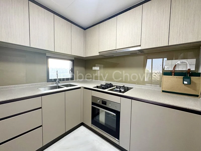 3 Bed Apartment (Condo) for Rent in  Penrose - Image 2