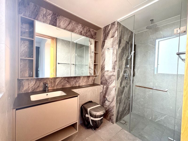3 Bed Apartment (Condo) for Rent in  Penrose - Image 5