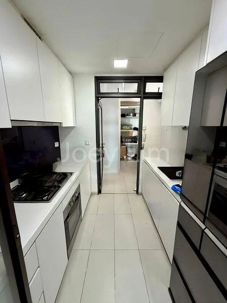 3 Bed Executive Condo for Rent in  The Topiary - Image 5
