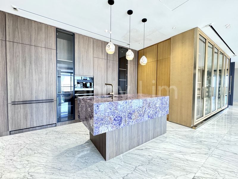 6 Bed Condo for Sale in  South Beach Residences - Image 9