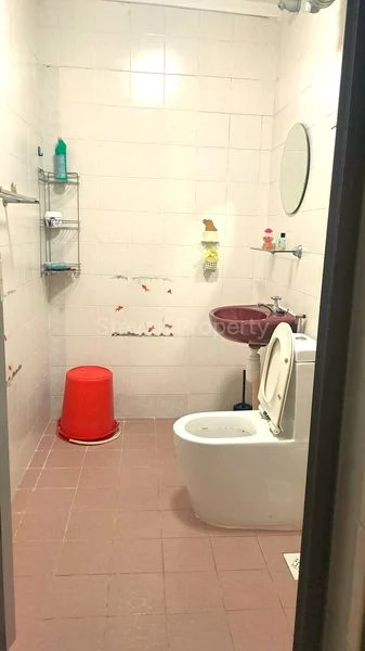 Common Room (HDB) for Rent in  265 Toh Guan Road - Image 4