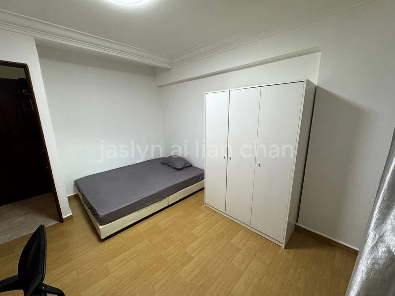Common Room (HDB) for Rent in  126 Simei Street 1 - Image 1
