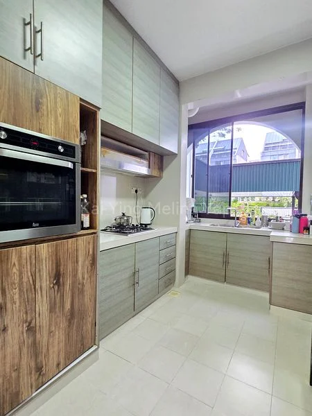 2 Bed Condo for Sale in  Coronation Grove - Image 8
