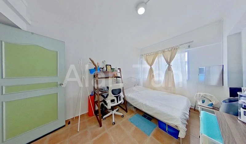 5 Room (5I) HDB for Sale in  542 Woodlands Drive 16 - Image 3