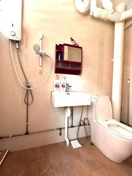 4 Room (4A) HDB for Rent in  450 Hougang Avenue 10 - Image 12