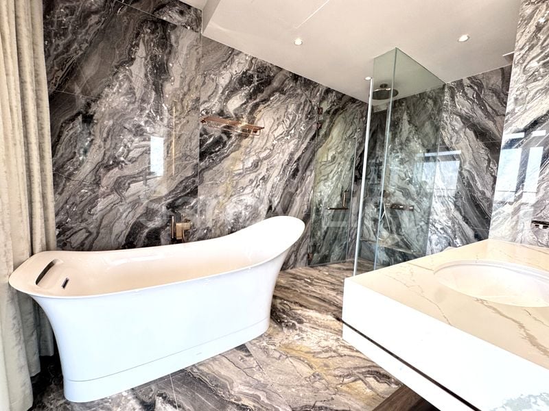 6 Bed Condo for Sale in  South Beach Residences - Image 17