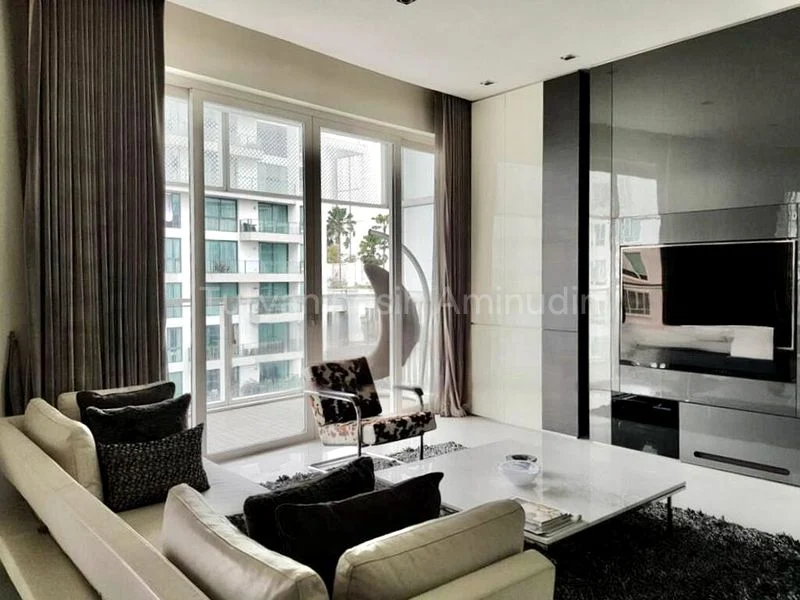 4 Bed Condo for Sale in  St Thomas Suites - Image 2