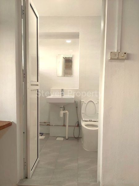 5 Room (5A) HDB for Rent in  512 Choa Chu Kang Street 51 - Image 9