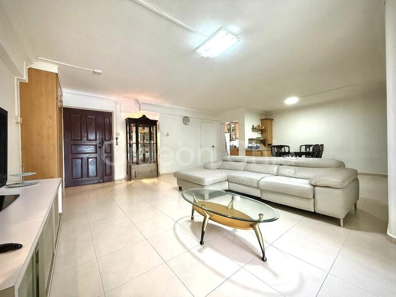 Executive HDB for Sale in  960 Hougang Avenue 9 - Image 2