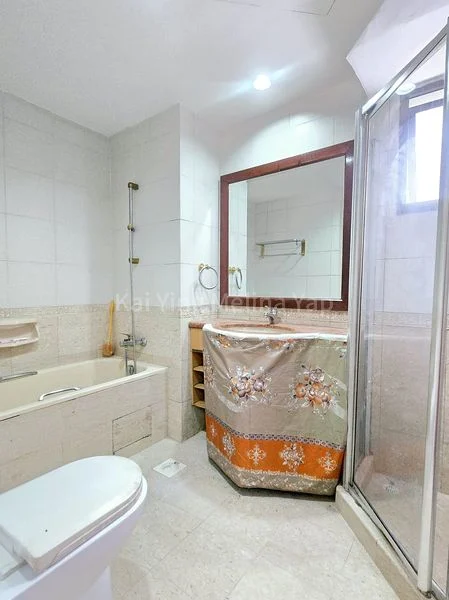 3 Bed Condo for Sale in  The Mayfair - Image 8