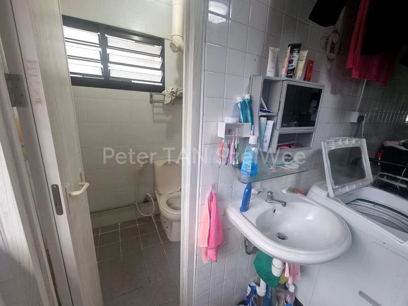 Common Room (HDB) for Rent in  229 Bukit Batok East Avenue 3 - Image 4