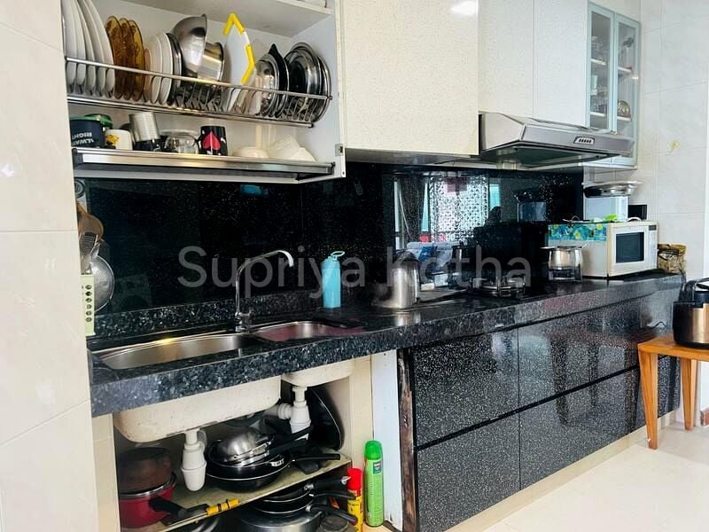 4 Bed Apartment (Condo) for Sale in  Burlington Square - Image 11
